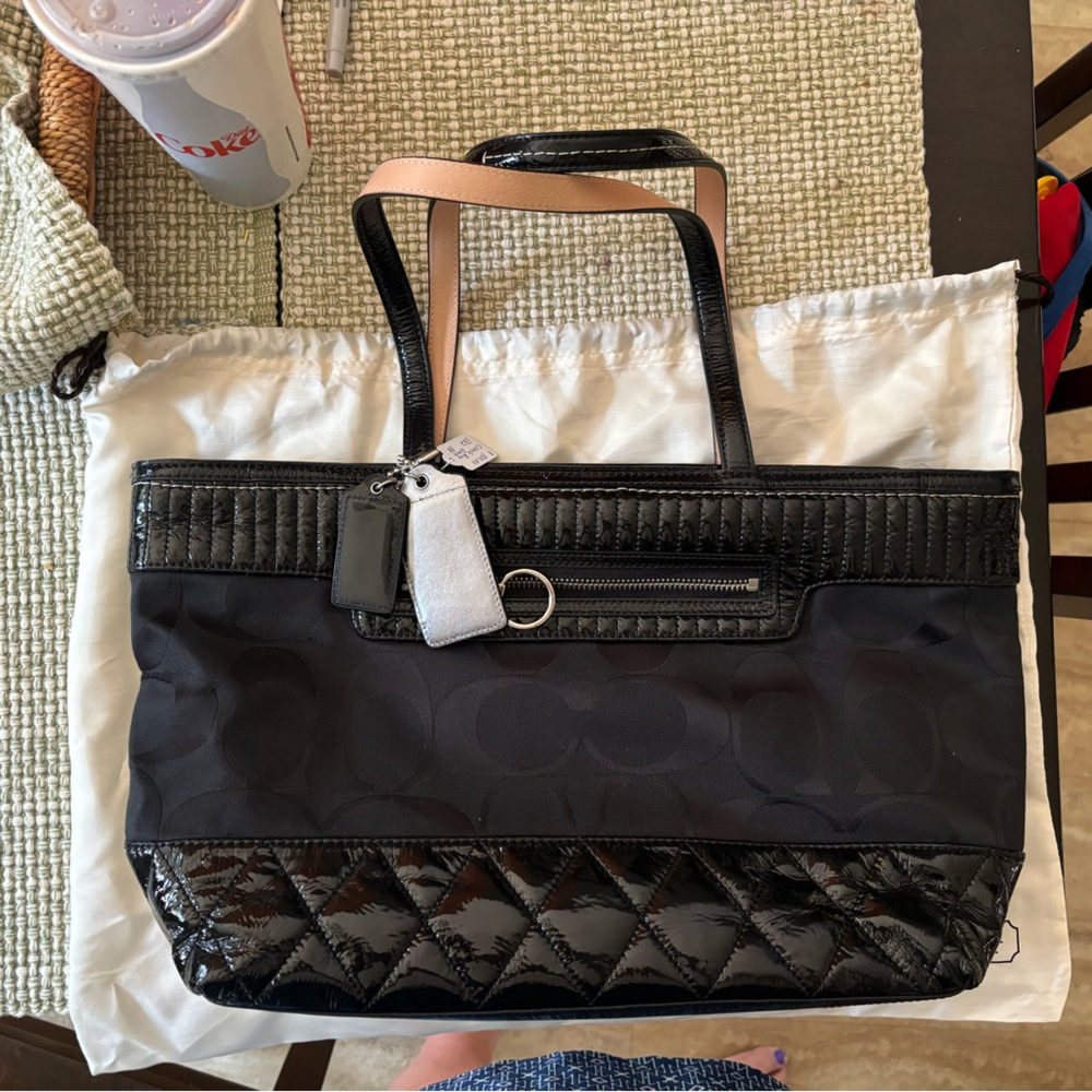 Coach Poopy liquid Gloss shoulder tote
